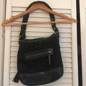 Vintage blk coach bag. In great condition. No stains, rips or anything wrong.